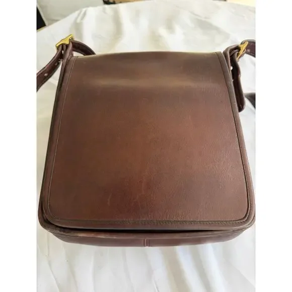 Vtg Coach USA Brown Leather Flap Crossbody Bag Minimalist Courier Style D2S-06H - Picture 5 of 8